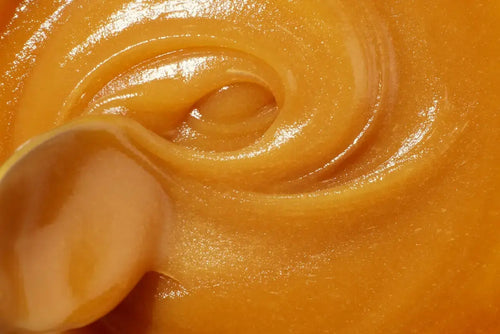 The Compounds and Nutrients in Mānuka Honey